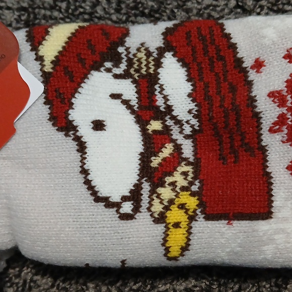 ❤️Snoopy Sherpa Socks Cozy Moments Fuzzy Footies Slippers - Picture 6 of 9